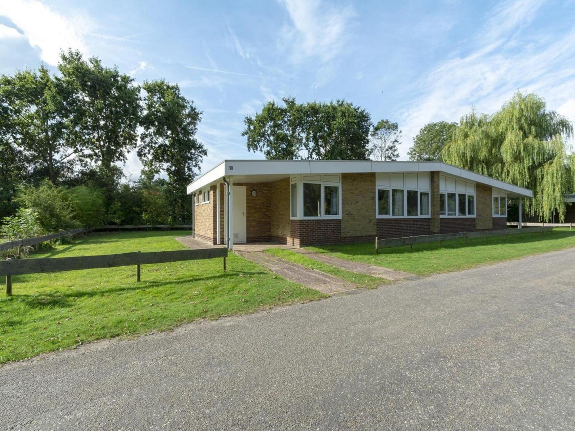 Stylish Beachside Bungalow With Patio Sint Maartensvlotbrug Eksteriør billede