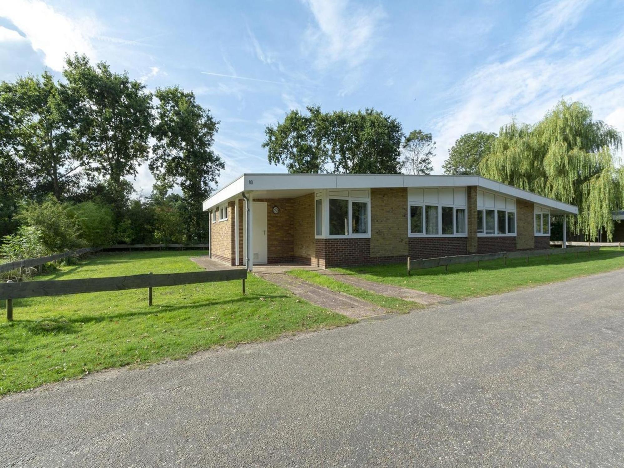 Stylish Beachside Bungalow With Patio Sint Maartensvlotbrug Eksteriør billede